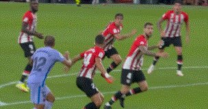 1629582860320012238.gif 多多28-【西甲】德佩西甲首球救主皮克伤退 巴萨平毕尔巴鄂